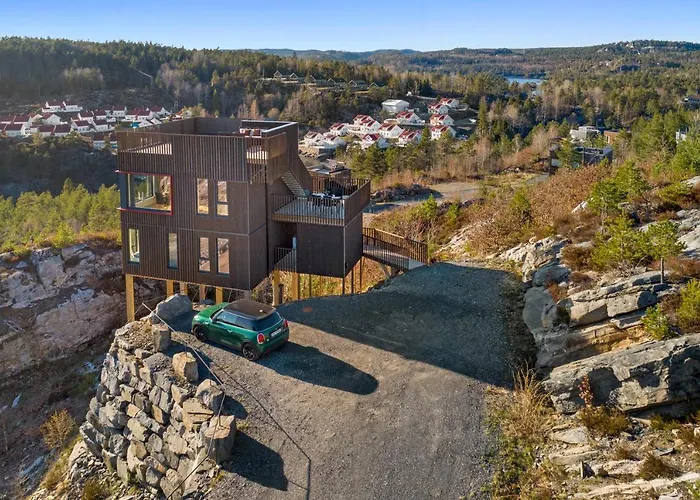 Sea, And Hill View - Thehumanbirdhouseretreat Vakantiehuis Sondeled