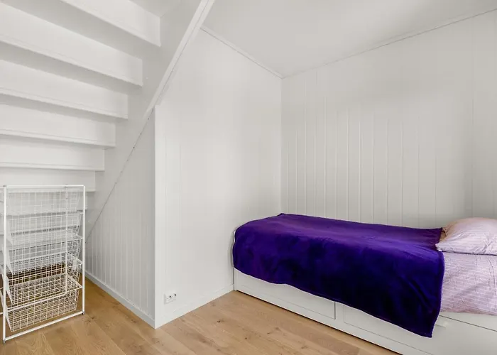 Vakantiehuis Sea, And Hill View - Thehumanbirdhouseretreat